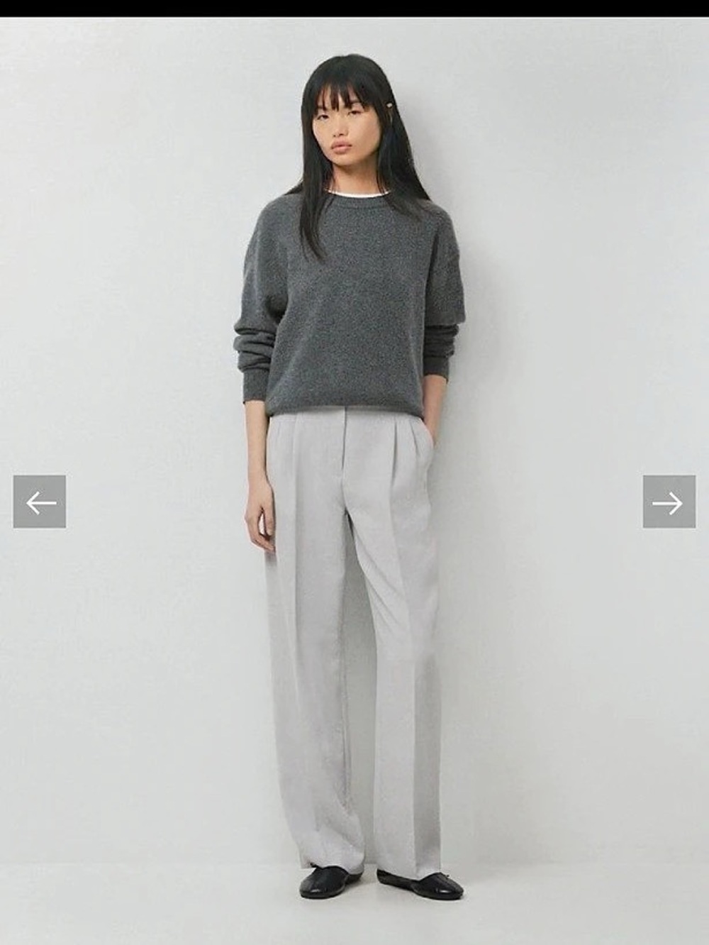 Aritzia The Effortless Pant Wide Leg Pants in light grey.  Size 2 - brand new no